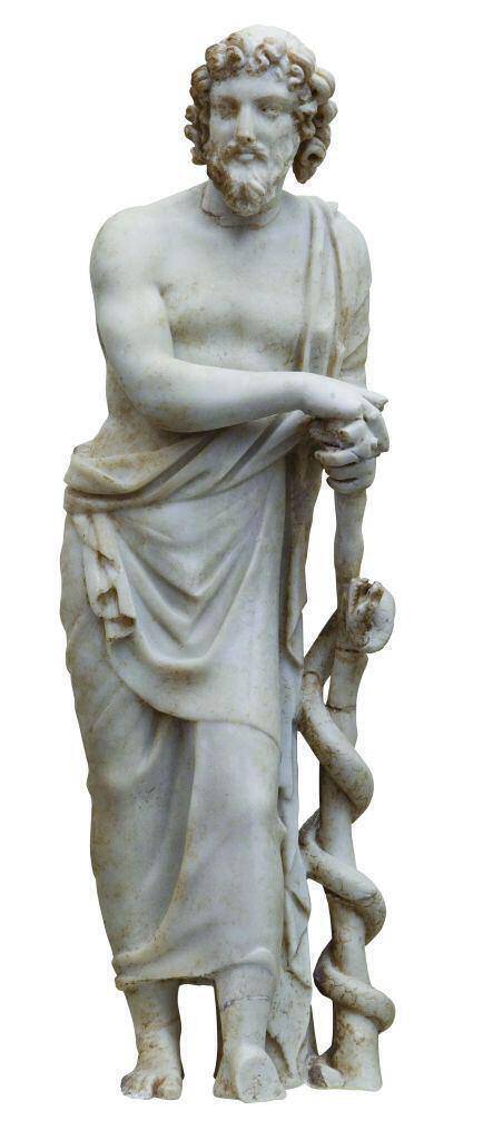 Μαρμάρινο αγαλμάτιο του Ασκληπιού, του κατ’ εξοχήν θεραπευτή θεού της αρχαιότητας. 3ος – 4ος αι. μ.Χ., Αρχαιολογικό Μουσείο Ρόδου © ΥΠΠΟΑ - ΚΒ΄ ΕΠΚΑ (Φωτογράφος Γιώργος Κασιώτης) 
