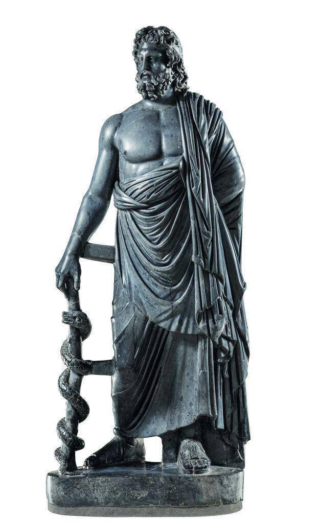 Μαρμάρινο άγαλμα του θεού Ασκληπιού από την αυτοκρατορική έπαυλη στο Anzio Περίοδος Αδριανού (117-138 μ.Χ.), Ρώμη, Μουσεία Καπιτωλίου © Roma, Musei Capitolini (φωτογρ. αρχείο) 